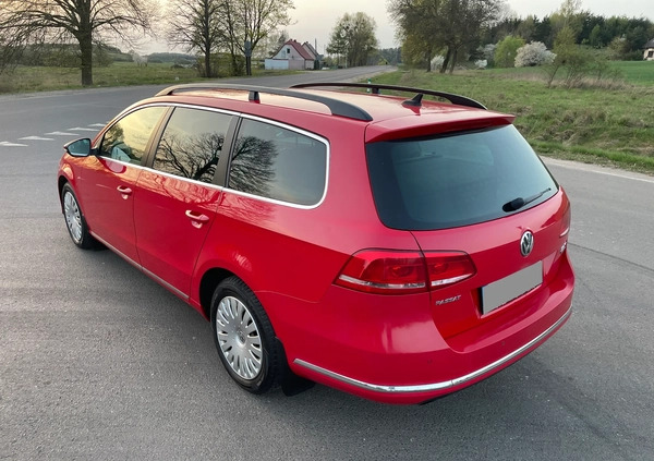 Volkswagen Passat cena 25900 przebieg: 242000, rok produkcji 2012 z Nidzica małe 379
